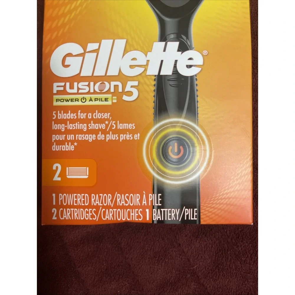 Gillette Fusion 5 Power À Pile Razor, 1 Razor Handle, 2 Cartridge On The Go Gift